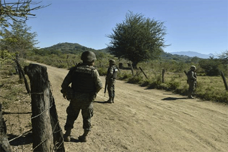 una patrulla de soldados mexicanos Ejército mexicano admite ’probable participación’ en desaparición de jóvenes